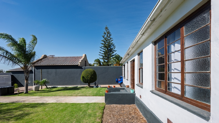 5 Bedroom Property for Sale in Bredasdorp Western Cape